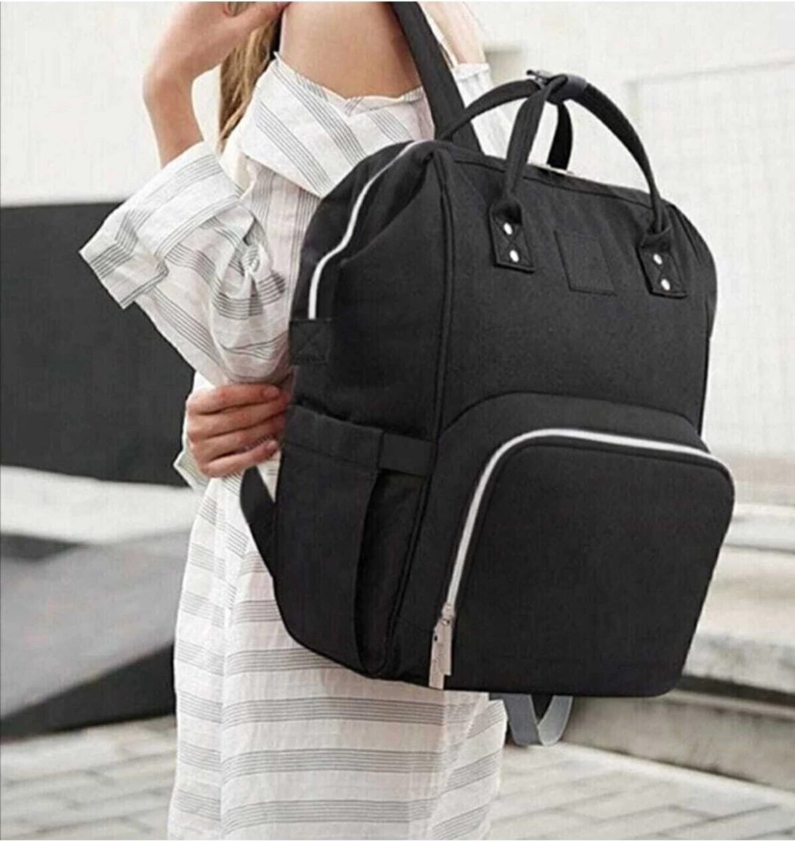 Luiertas Rugzak - Zwart - Inclusief Flessenwarmhouder - Kinderwagenhaken En Isoleervak 2 Luiertas Rugzak - Zwart - Inclusief Flessenwarmhouder - Kinderwagenhaken En Isoleervak - Afbeelding 2