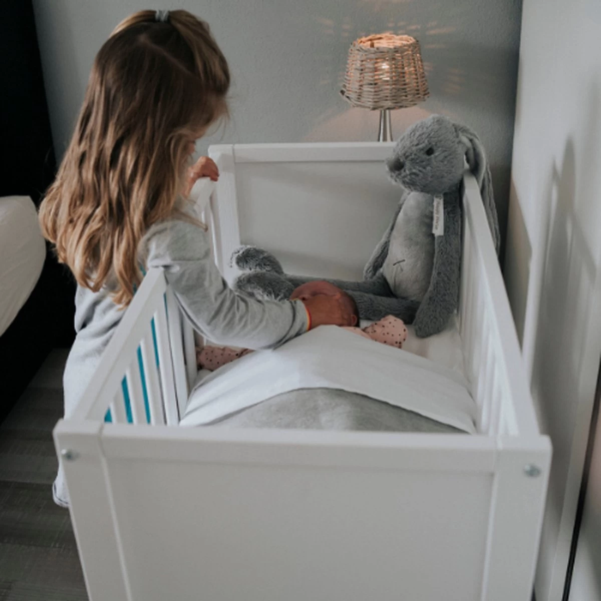 Bebies First Co-sleeper Wieg Wit Set | Inclusief Wiegmatras + Meyco Hoeslaken 7 Bebies First Co-sleeper Wieg Wit Set | Inclusief Wiegmatras + Meyco Hoeslaken - Afbeelding 7