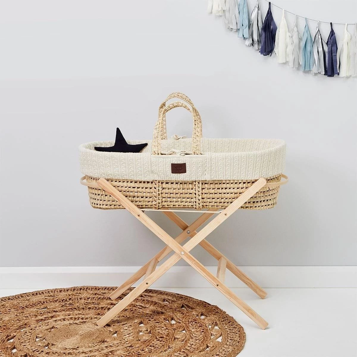 The Little Green Sheep Houten Moses Basket Standaard Hout 4 The Little Green Sheep Houten Moses Basket Standaard Hout - Afbeelding 4