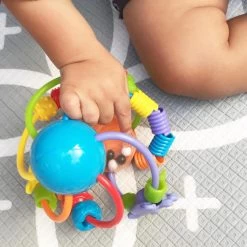 Playgro Speel En Leerbal - Grijp- En Bijtspeelgoed - Klikklak Geluiden - Spiegeltje - Kralen - Cilinder Met Rattelende Ballen -Babyproducten Uitverkoop 1200x1200 132