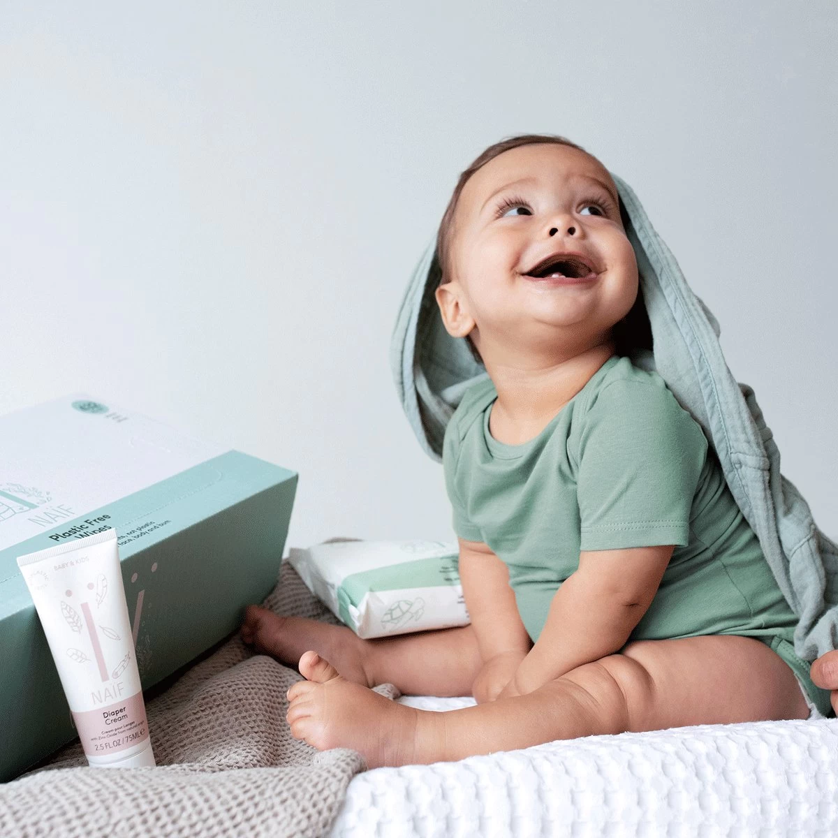 Naïf Plasticvrije Billendoekjes - Voordeelverpakking - Babyverzorging - 32 Stuks X 54 Doekjes - Met Natuurlijke Ingrediënten 6 Naïf Plasticvrije Billendoekjes - Voordeelverpakking - Babyverzorging - 32 Stuks X 54 Doekjes - Met Natuurlijke Ingrediënten - Afbeelding 6