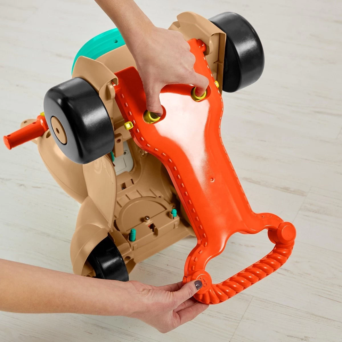 Fisher Price Fisher-Price Pony Loopvriendje - Looptrainer Baby - Bruin - Groen 6 Fisher Price Fisher-Price Pony Loopvriendje - Looptrainer Baby - Bruin - Groen - Afbeelding 6