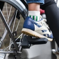 Qibbel 6+ Junior Fietsstoeltje Achter - Legergroen Met Zwart Kussentje -Babyproducten Uitverkoop 1200x1200 752