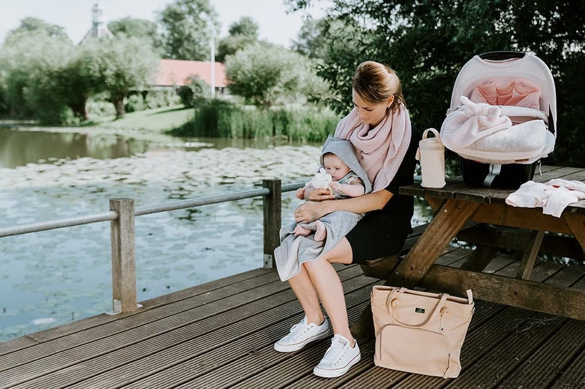 Baby's Only Houten Baby Rammelaar Olifant Gebreid - Classic Roze - Baby Cadeau 3 Baby's Only Houten Baby Rammelaar Olifant Gebreid - Classic Roze - Baby Cadeau - Afbeelding 3