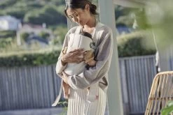 BabyBjörn Draagzak Mini - 3D Jersey - Lichtbeige 13 BabyBjörn Draagzak Mini - 3D Jersey - Lichtbeige -Babyproducten Uitverkoop 1200x800 128