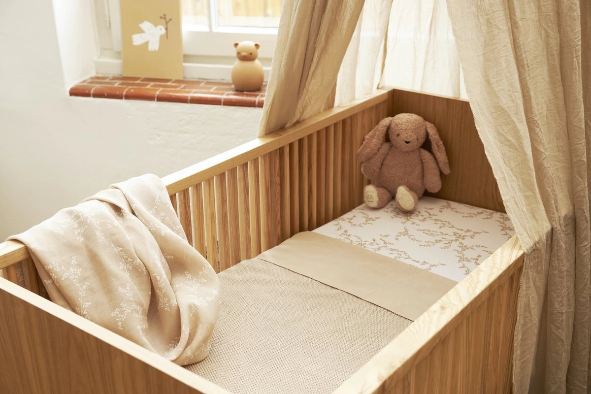 Meyco Branches Hoeslaken Juniorbed - Sand - 70x140/150cm 3 Meyco Branches Hoeslaken Juniorbed - Sand - 70x140/150cm - Afbeelding 3