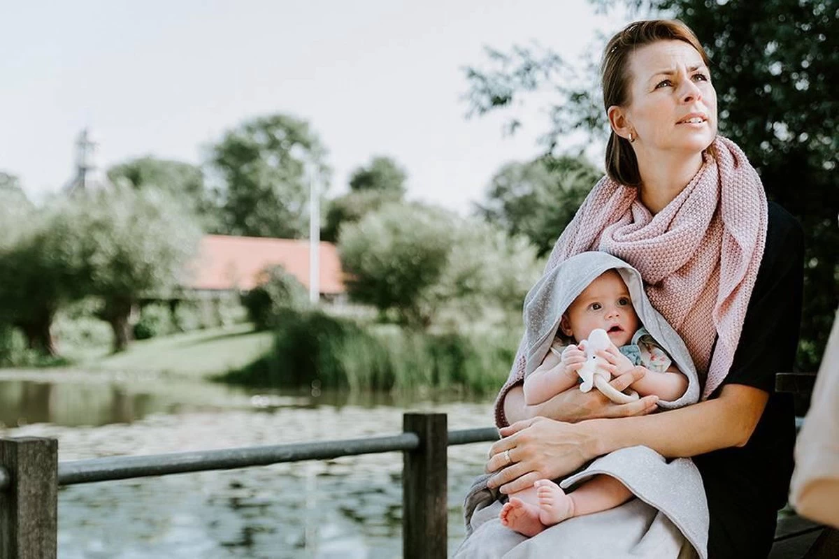 Baby's Only Houten Baby Rammelaar Olifant Gebreid - Classic Roze - Baby Cadeau 8 Baby's Only Houten Baby Rammelaar Olifant Gebreid - Classic Roze - Baby Cadeau - Afbeelding 8