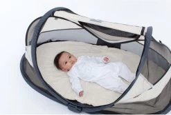 Deryan Baby Luxe Campingbedje – Inclusief Zelfopblaasbare Matras - Cream -Babyproducten Uitverkoop 1200x813 2