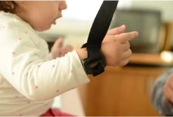 Veiligheidstuigje Babyjem Zwart -Babyproducten Uitverkoop 1200x813 6