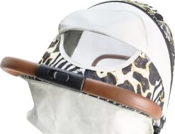 Deryan Luxe Rolo Luxe Lichtgewicht Buggy - Zoo Creme -Babyproducten Uitverkoop 1200x916 1