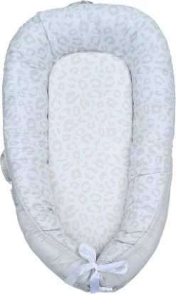 Mon Avenir - Babynestje - Sleepy Leopard - Licht Beige - Luipaardprint - 80 X 50 Cm