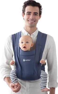 Ergobaby - Embrace - Draagzak Baby - Soft Blue - Ergonomisch Vanaf Geboorte -Babyproducten Uitverkoop 739x1200