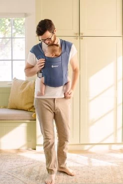 Ergobaby - Embrace - Draagzak Baby - Soft Blue - Ergonomisch Vanaf Geboorte -Babyproducten Uitverkoop 800x1200 113
