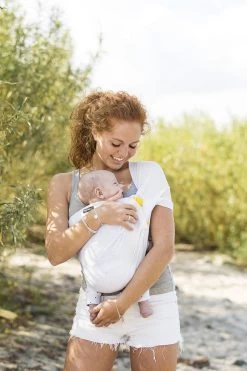 Minimonkey Mini Sling Wit - Klein En Fijn 13 Minimonkey Mini Sling Wit - Klein En Fijn -Babyproducten Uitverkoop 800x1200 123