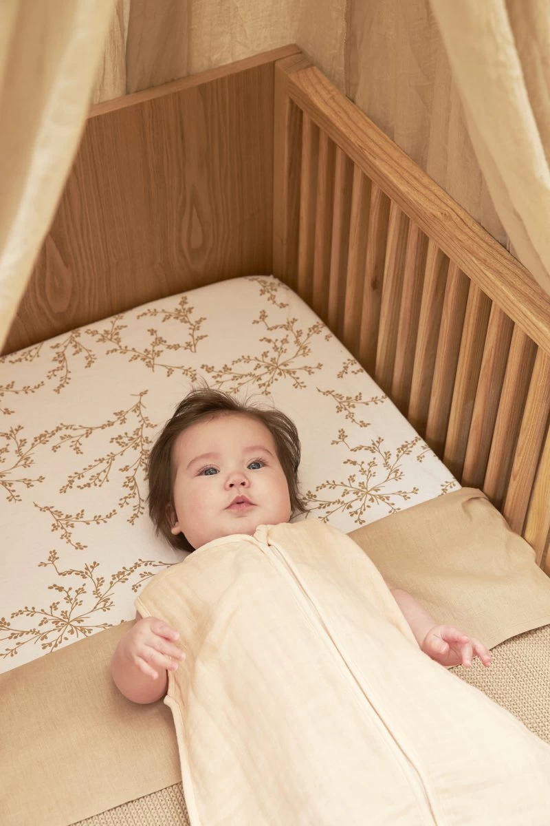 Meyco Branches Hoeslaken Juniorbed - Sand - 70x140/150cm 4 Meyco Branches Hoeslaken Juniorbed - Sand - 70x140/150cm - Afbeelding 4