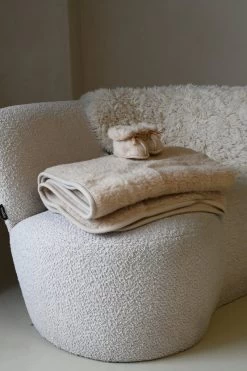 WOLLIES Amsterdam - Wieg Deken - Amandel - Merino Wol - 75 X 100 CM 17 WOLLIES Amsterdam - Wieg Deken - Amandel - Merino Wol - 75 X 100 CM -Babyproducten Uitverkoop 800x1200 242