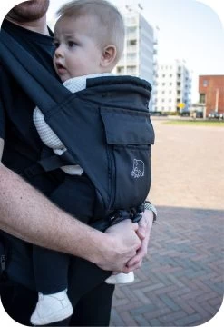 Deryan Pack Luxe Ergonomische Draagzak - Babydrager + Opbergvakjes - Zwart -Babyproducten Uitverkoop 824x1200 7