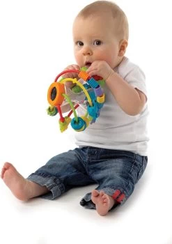 Playgro Speel En Leerbal - Grijp- En Bijtspeelgoed - Klikklak Geluiden - Spiegeltje - Kralen - Cilinder Met Rattelende Ballen -Babyproducten Uitverkoop 848x1200 1