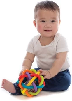 Playgro Buigbare Bendy Ball - Grijp- En Bijtspeelgoed - Incl Rammelaar - Activiteitenbal -Babyproducten Uitverkoop 854x1200