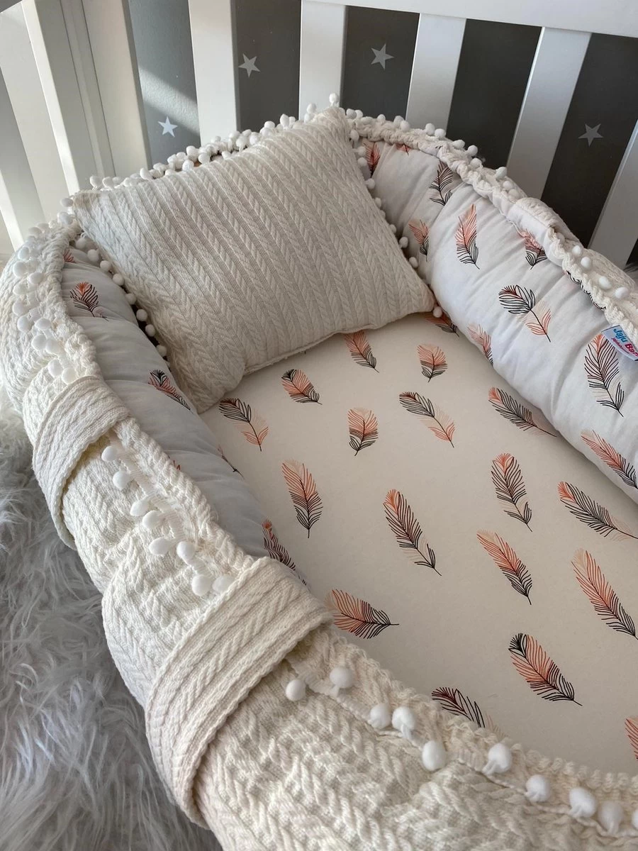 SNS Baby - Babynestje En Hoofdkussen - Organische Katoen - Antibacterieel Babynestje - Anti-Allergisch Babynestje - Wit En Veer Patroon - 74 X 40 Cm 3 SNS Baby - Babynestje En Hoofdkussen - Organische Katoen - Antibacterieel Babynestje - Anti-Allergisch Babynestje - Wit En Veer Patroon - 74 X 40 Cm - Afbeelding 3